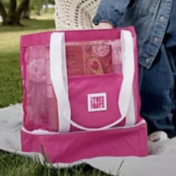 Brand new collectible T-Mobile Tuesdays insulated cooler mesh bag shopping tote - Picture 2 of 16